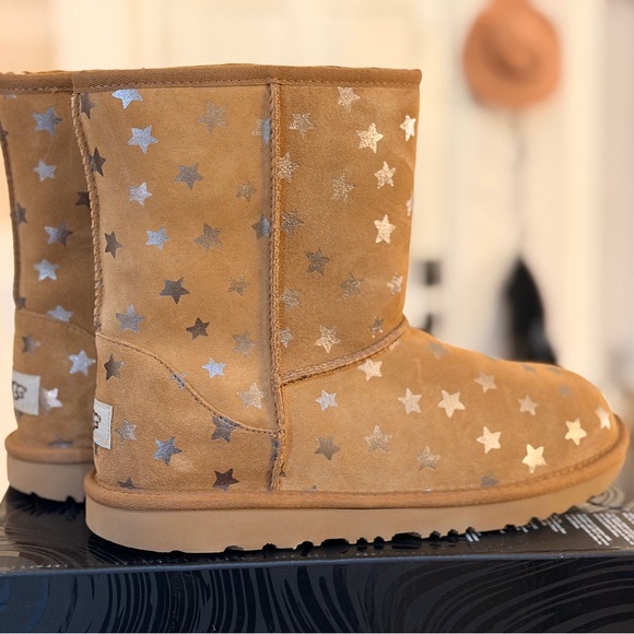 UGG Shoes - PERFECT CONDITION!! UGG Boots with Silver Star Accents